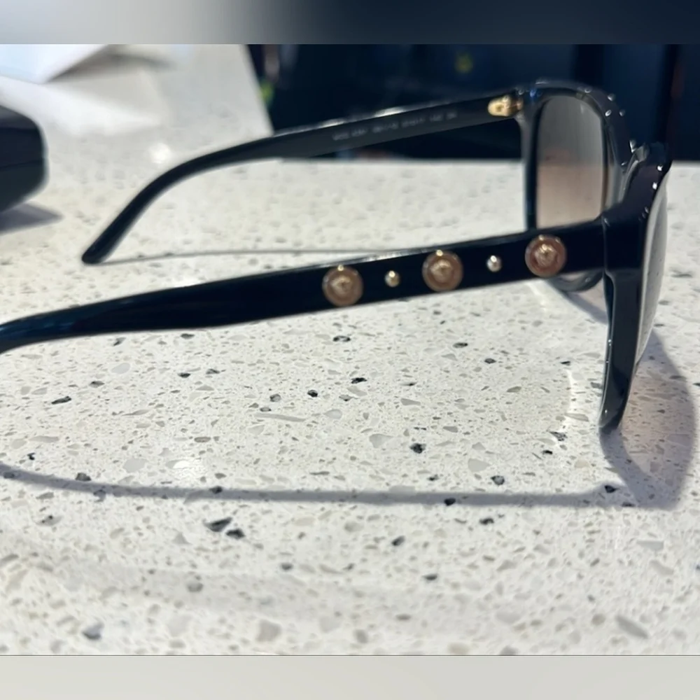 Versace 4281 Black Cat Eye Women Sunglasses w Case (GUC) - Picture 5 of 7